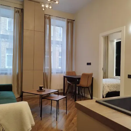 Stylish Station Old Town Free Parking Апартаменты *