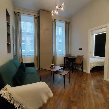 Stylish Station Old Town Free Parking Апартаменты *